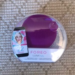 Brand New Foreo Luna fofo cleansing brush !